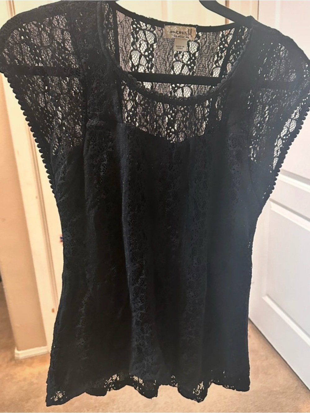 ONE WORLD Black Lace Cap Sleeves